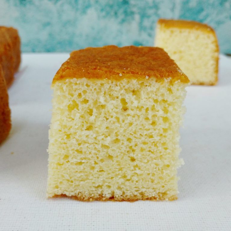 White Chocolate Sponge Cake - Flours & Frostings