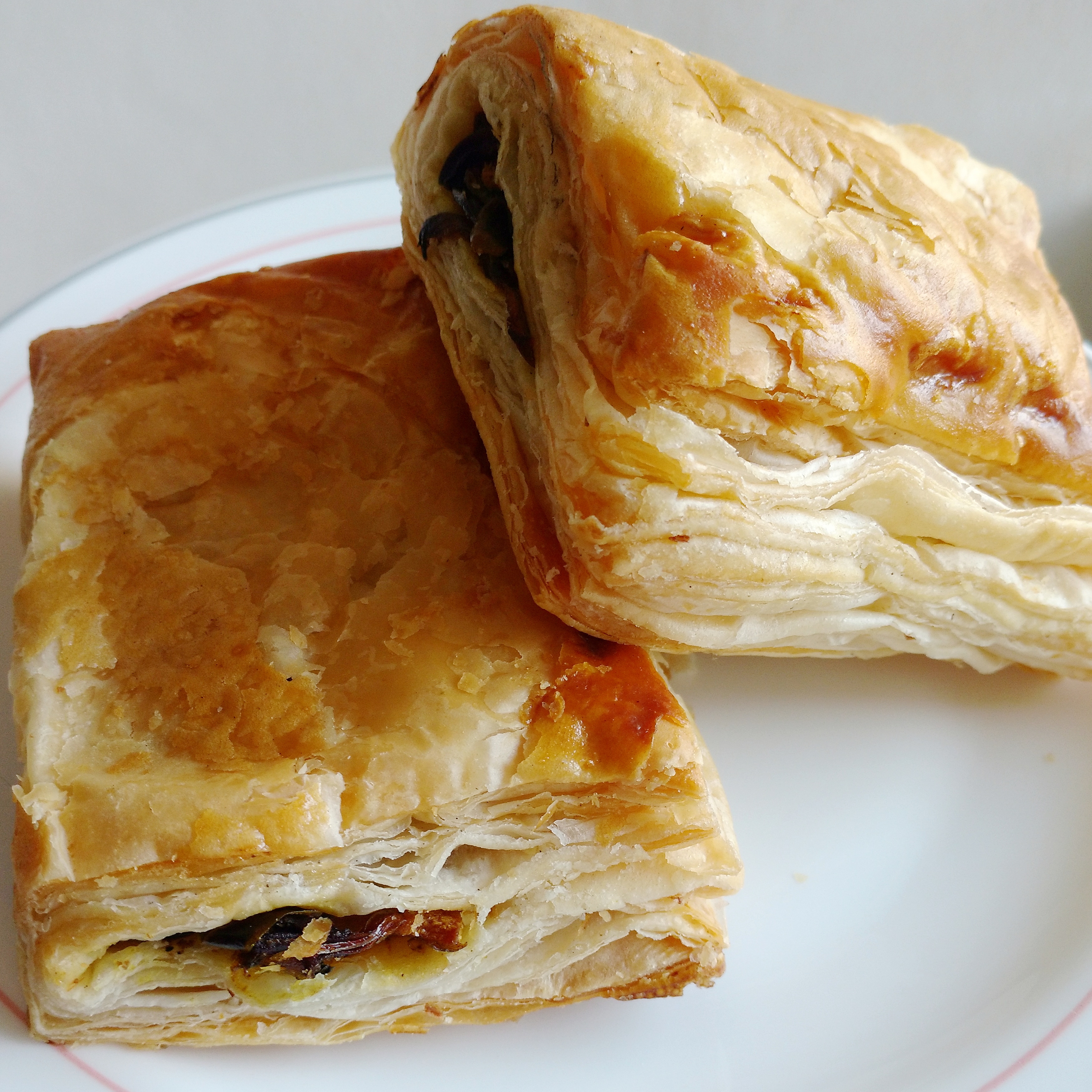 Veg puffs - FLOURS & FROSTINGS