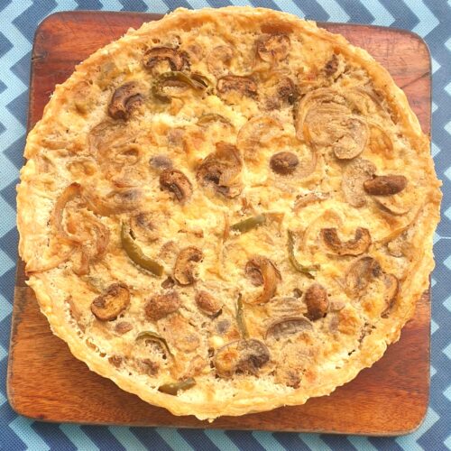 eggless quiche with mushrooms and bell peppers