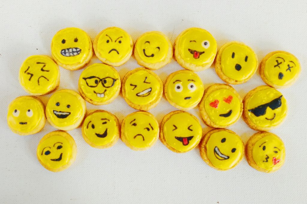 Emoji cookies #creative cookie exchange - FLOURS & FROSTINGS